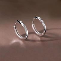Minimalist Mobius Micro Pave Earrings For Women Niche Luxury Light Huggie Hoops Elegant Simple Studs