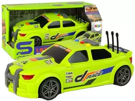 Sportinis automobilis su garsais, žalias