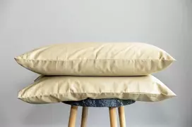 Patalynės komplektas MIEGO GURU PREMIUM satino pagalvės užvalkalas " Light rusvai gelsvas" (TC300) 70x80cm
