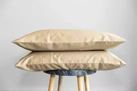 Patalynės komplektas MIEGO GURU PREMIUM satino pagalvės užvalkalas " rusvai gelsvas" (TC300) 60x60cm