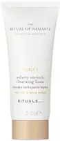 „Rituals Namaste Velvety Smooth“ valomosios putos, 30 ml