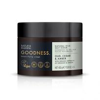 Baylis & Harding Goodness Oud, Cedar & Amber Natural Oils Salt Scrub Kūno šveitiklis, 450g