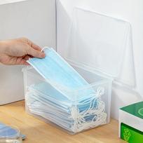 Skaidri plastikinė dėžutė su dangčiu