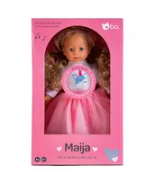 bo. Kalbanti ir dainuojanti lėlė Maija, 40 cm, latvių k.