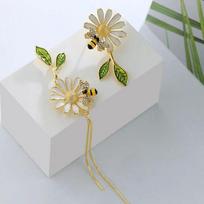 1pair Asymmetric Daisy Tassel Earrings Female Niche Design Small Bee Earrings Temperament Long Earrings