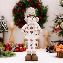 Ištempiama linksma lėlės dekoracija su seniu besmegeniu, elniu ir pagyvenusiais personažais, puikiai tinkanti Kalėdų atmosferai European Snowman