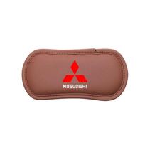 1Pcs Car Interior Leg Knee Rest Pads Leather Cushion Badge For Mitsubishi Pajero Outlander XL Montero Lancer Triton l200 Galant ruda
