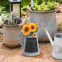 Solar Watering Can Statue with Light Lamp for Pathway Porch Decoration