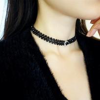 GEMCHIC Women's Black Agate Beaded Choker Necklace with Heart Pendant, Elegant Crystal Collar Chain for Party and Daily Wear