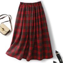 Raudonas languotas klostuotas vilnonis A formos sijonas M black
