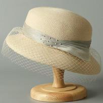 Imituojanti liną šiaudinė skrybėlė moteriška elegantiška šiaudinė skrybėlė apsauga nuo saulės paplūdimio skrybėlė nuo saulės britiško retro stiliaus tinklinė skrybėlė 55-58CM