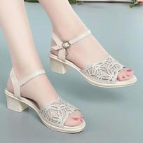 zapatos de mujer women fashion black peep toe buckle strap square heel shoes sapatos femininas lady beige floral sandals ga265 35