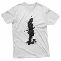 Dark Armored Samurai Warrior Holding Katana T-Shirt S įvairiaspalvis