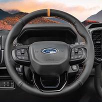 Rankomis siūta juoda natūralios odos neslystanti automobilio vairo apdanga Ford Ranger Everest 2022-2024