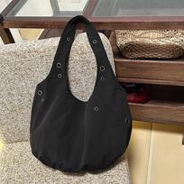 South KoreainsThe same style as popular niche bloggers' casual and laid-back large-capacity versatile nyl women's shoulder tot juoda