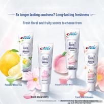 Crest Scented Whitening Toothpaste 3-Pack with Toothbrush