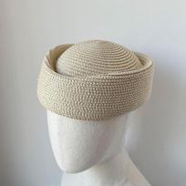 Fashion Summer Beret Medicine Box Hat For Women Flight Attendant Hat Performance Etiquette Retro Beach Band Performance Caps 54-58cm smėlis