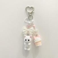 calico cat cupcake keychain Handmade Jewelry balta