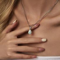 Iridescent Water Drop Stone Choker Necklace Elegant Versatile Niche Design Sophisticated Collarbone Chain For Women sidabras