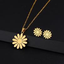 Sweet Gold Color Daisy Flowers Charms Chain Choker Necklaces For Women Stainless Steel New Fashion Upscale Jewelry