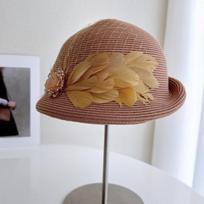 Hepburn Style Noblewoman Crystal Flower Beret Lady's Summer Sun Protection Straw Hat Elegant Feather Painter Sun Hat 56-58CM chaki