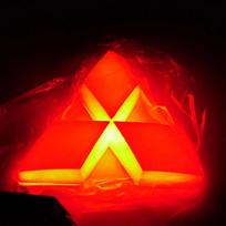 4D Car Front LED Light Emblem Modified Badge Auto Accessories for Mitsubishi Lancer 9 10 Outlander Eclipse ASX L200 Colt Mirage raudona