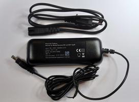 Maitinimo blokas - adapteris 12V 2A 24W DC con. 5.5/2.1-2.5 Desktop Black DT DA24R12AAAC
