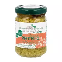 Baltyminis pesto padažas su bazilikais