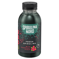 Šviežia spirulina su spanguolių sirupu