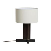 Baltos spalvos/tamsiai rudos spalvos iš kaučiukmedžio masyvo stalinis šviestuvas (aukštis 48 cm) su tekstiliniu gaubtu Niani – Kave Home
