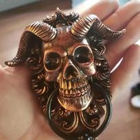 Sabatino ožio iš Mendes Samaelis Lilith Baphomet raguoto dievo kaukolės pakabinamas durų daužiklis su įmontuota dūžiklio plokšte Sienų dekoras onesize