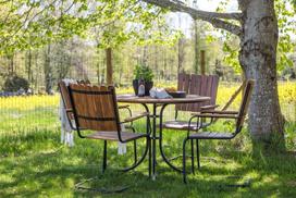 Sodo baldų komplektas Holmsund stalas 103cm ir 4 kėdės 60x90x57cm