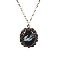 Game BioShock Infinite Necklace Game Props Elizabeth Pigeon Bird Cage Alloy Pendant For Women Jewelry Accessories GIfts