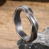 Vnox 2026 New Mobius Ring for Men Boys, Oxidized Twisted Stainless Steel Finger Band,Retro Endless Love Anniversary Gift for Him 7