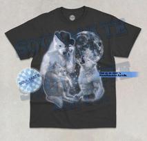 Alpha Wolf Moon T- Shirt Funny Three Wolf Moon Animal Lover Graphic Unisex  Shirt 2XL