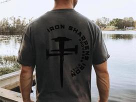 Iron Sharpens Iron Christian Gym  Shirt Proverbs Bible Verse Faith Streetwear Tee XL