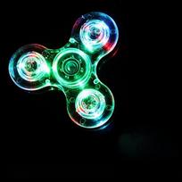 Šviečiantis LED tamsoje Fidget Spinner Šviečiantis rankinis suktukas su hipnotizuojančiais efektais Šaunus EDC įrenginys stresui mažinti  Susikaupimui