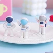 3Pcs/Lot Creative 3D Astronaut Eraser Cute Cartoon Spacemen Rubber Pencil Eraser for Kids School Stationery Student Award Gifts
