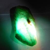 Fluorite Natural Multi Color 314.55 Ct Raw Uncut Rough CERTIFIED Gemstone 82 mm approx įvairiaspalvis