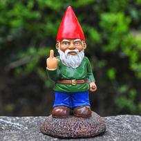 Juokinga sodo girto nykštuko statula vidurinio piršto baltos barzdos nykštuko ornamentas lauko dervos amatų ornamentas sodo dekoravimui