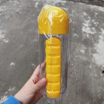 Multifunctional Water Bottle with 7-Day Pill Organizer - Portable and Convenient for Outdoors 501-600ml