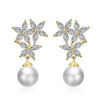 Dainty Pearl Zricon Crystal Drop Earrings for Women Mom, 18K Gold Plated Flower Bridesmaid Wedding Jewelry Gift for Brides auksas