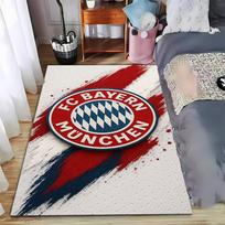 FC Bayern München logotipas kilimas su raudonos ir mėlynos spalvos potėpių dizainu  Tinka naudoti kaip neslystantis kilimėlis svetainės, miegamojo sofoms 70x100cm( 27x39in ) gray