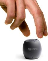 "Boompods Zero Talk" mini "Bluetooth" garsiakalbis su "Amazon Alexa" - nešiojamasis lauko garsiakalbis, atsparus vandeniui IPX6, 5 val. grojimo laikas ir mikrofonas, maža muzikos dėžutė "Apple" mobiliajam telefonui, dušui, kelionėms - pilka