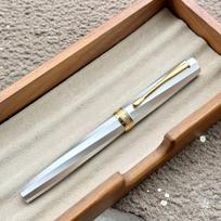 Hongdian N11 Aukščiausios klasės metaliniai rašaliniai rašikliai Rotacinis rašalo siurbimas EF F galiukai Išskirtinės geometrinės formos Verslo rašymo reikmenys Dovana (as the picture,EF(0.4mm)) white