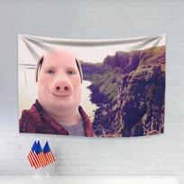 John Pork besišypsantis metantis vėliavėlę sieninis gobelenas Kambario bendrabučio dekoras Dvispusis dizainas Miegamojo svetainės dekoravimui 74x94cm(29x37in)