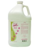 Pet Silk Oil šampūnas - maitinamasis ir drėkinamasis kailio šampūnas su alyvuogių aliejumi ir baltymais, koncentratas 1:16