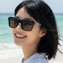 Sunglasses SF1087SN 001 Square Horn-rimmed Daily Lenses Brown Lenses