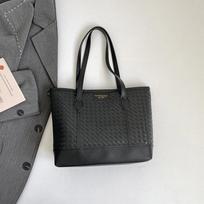 Tote Bag - Fashionable, Large-capacity, Casual Crossbody Bag for Women, Single Shoulder Style without pendant juoda
