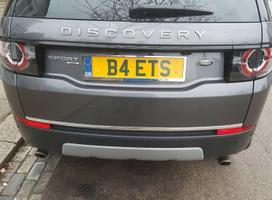 Land Rover Discovery Sport - Chromuota juosta ant bagažinės dangčio
